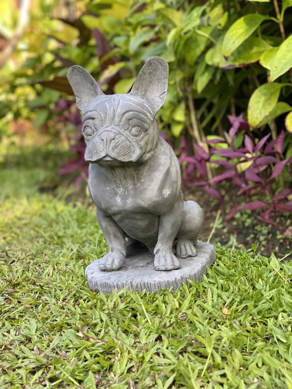  Product image 2 of the product “Sunny - French bulldog, 33cm H | cast stone ”